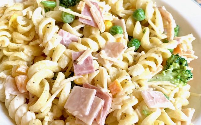 The Best Creamy Pasta Salad